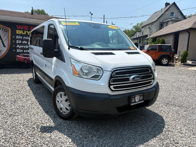 Ford Transit 150 Wagon Low Roof XL w/Sliding Pass. 130-in. WB 2015