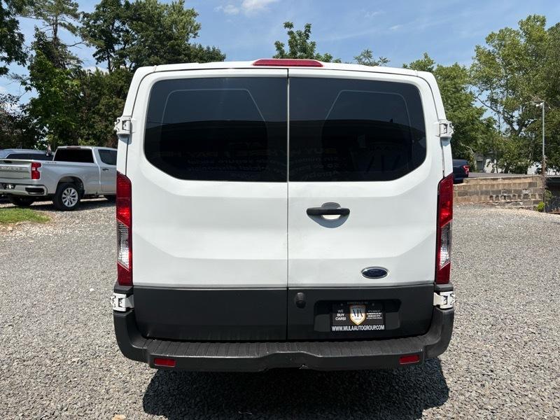 Ford Transit 150 Wagon Low Roof XL w/Sliding Pass. 130-in. WB 2015