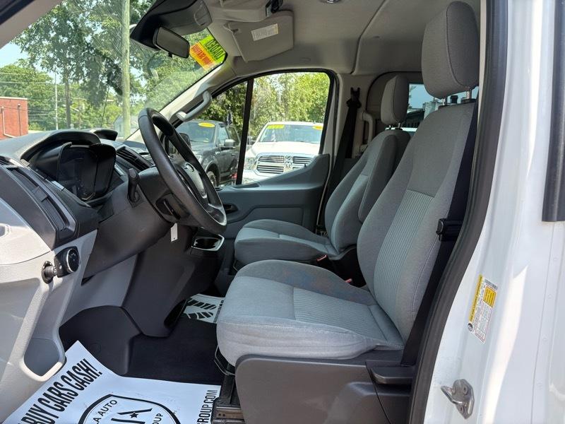 Ford Transit 150 Wagon Low Roof XL w/Sliding Pass. 130-in. WB 2015