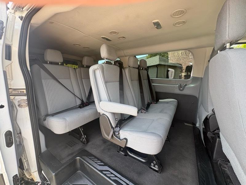 Ford Transit 150 Wagon Low Roof XL w/Sliding Pass. 130-in. WB 2015