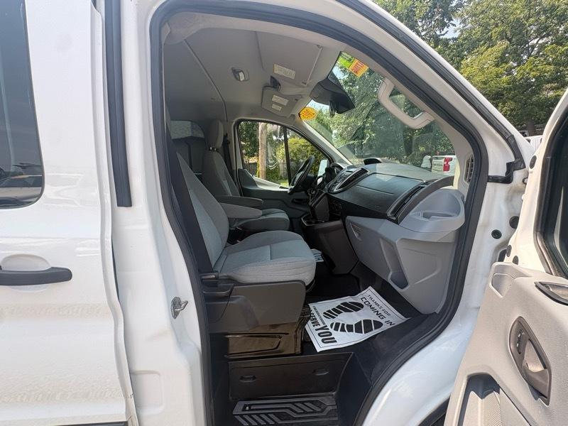 Ford Transit 150 Wagon Low Roof XL w/Sliding Pass. 130-in. WB 2015
