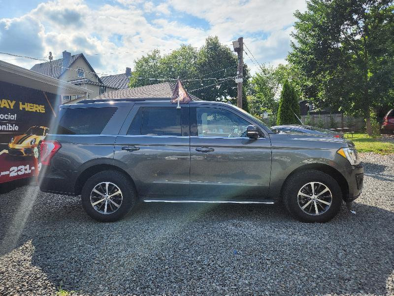 Ford Expedition XLT 4WD 2021