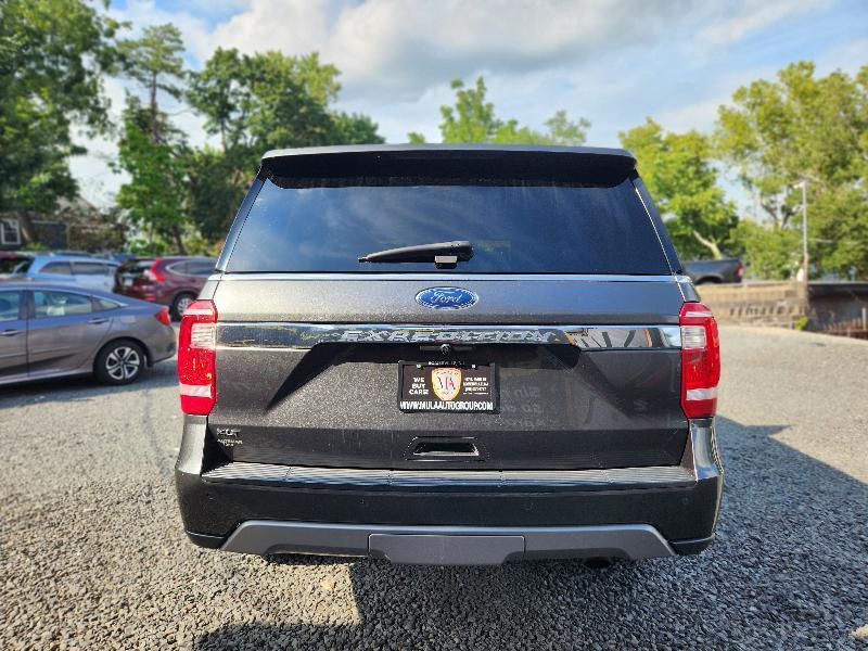 Ford Expedition XLT 4WD 2021