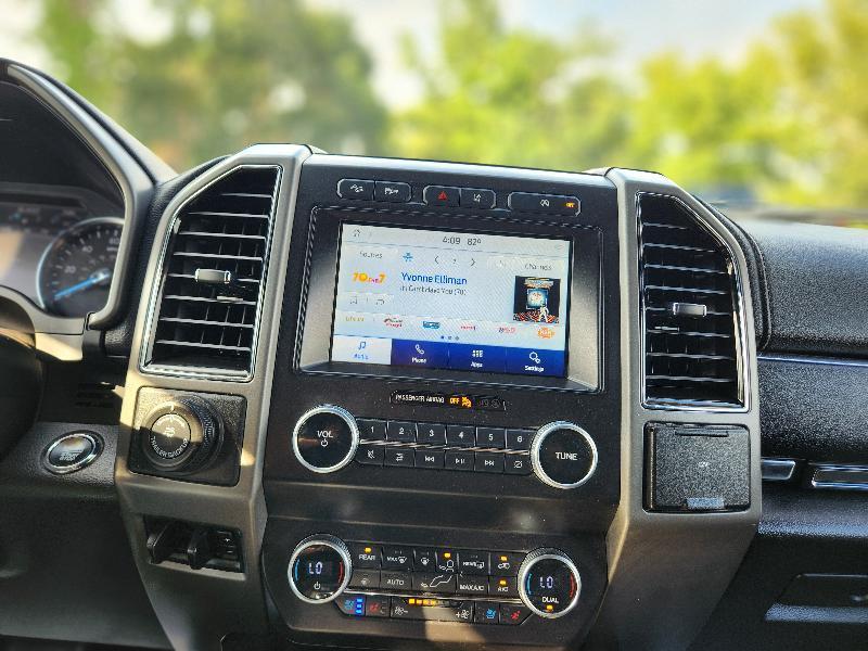 Ford Expedition XLT 4WD 2021