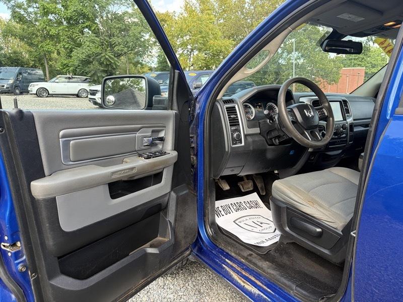 RAM 1500 SLT Crew Cab LWB 4WD 2015