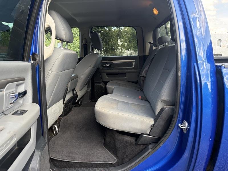 RAM 1500 SLT Crew Cab LWB 4WD 2015