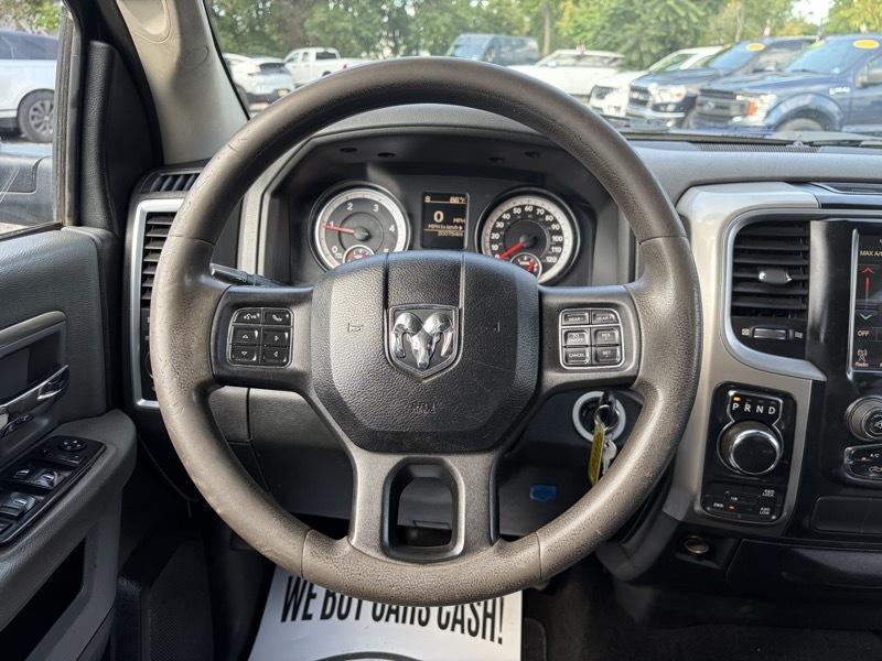 RAM 1500 SLT Crew Cab LWB 4WD 2015