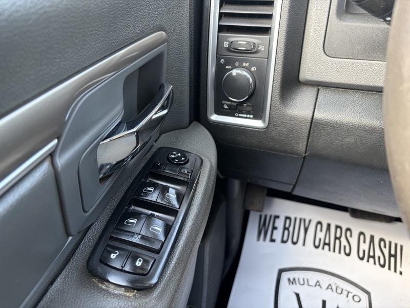 RAM 1500 SLT Crew Cab LWB 4WD 2015