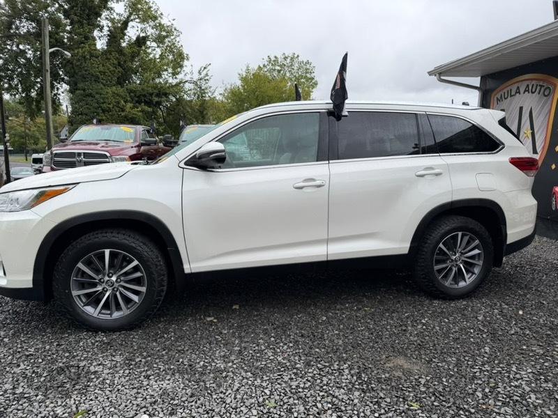 Toyota Highlander XLE AWD V6 2019