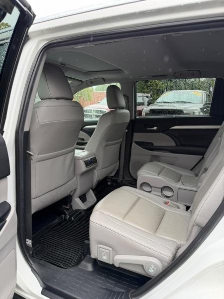 Toyota Highlander XLE AWD V6 2019