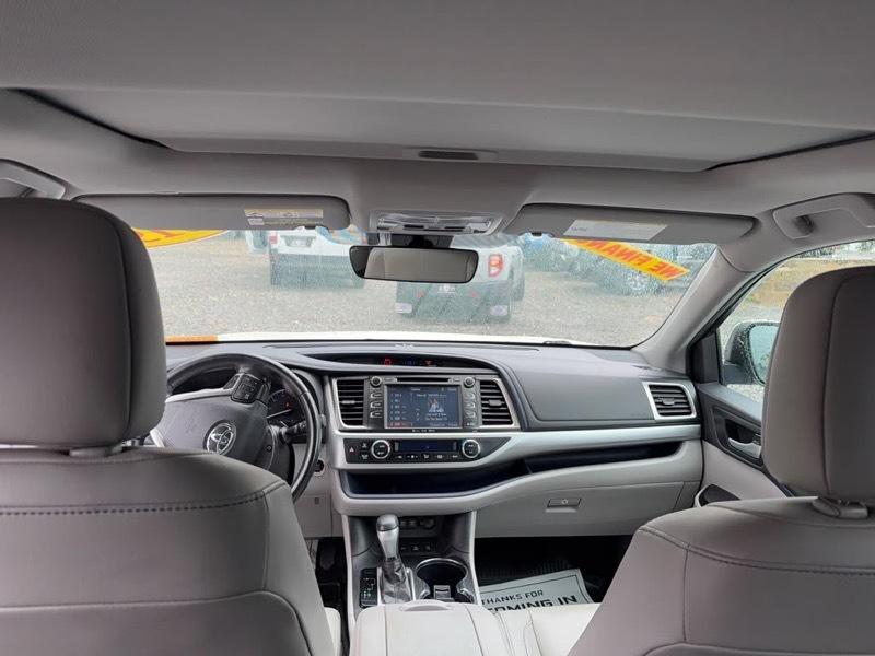 Toyota Highlander XLE AWD V6 2019