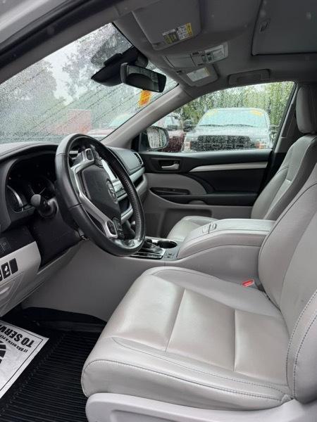 Toyota Highlander XLE AWD V6 2019