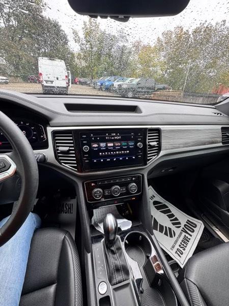 Volkswagen Atlas Cross Sport V6 SE w/Technology 2023