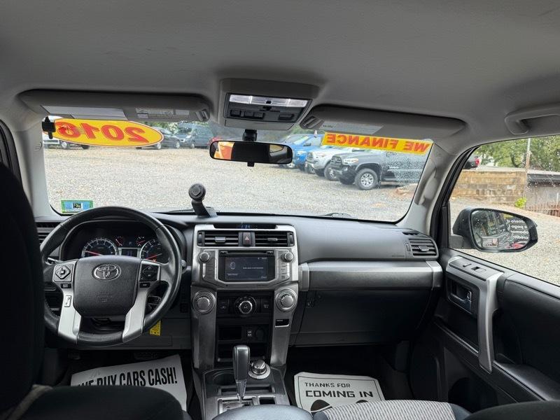 Toyota 4Runner SR5 4WD 2016
