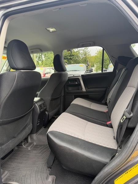 Toyota 4Runner SR5 4WD 2016