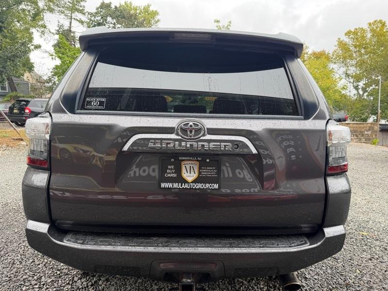 Toyota 4Runner SR5 4WD 2016
