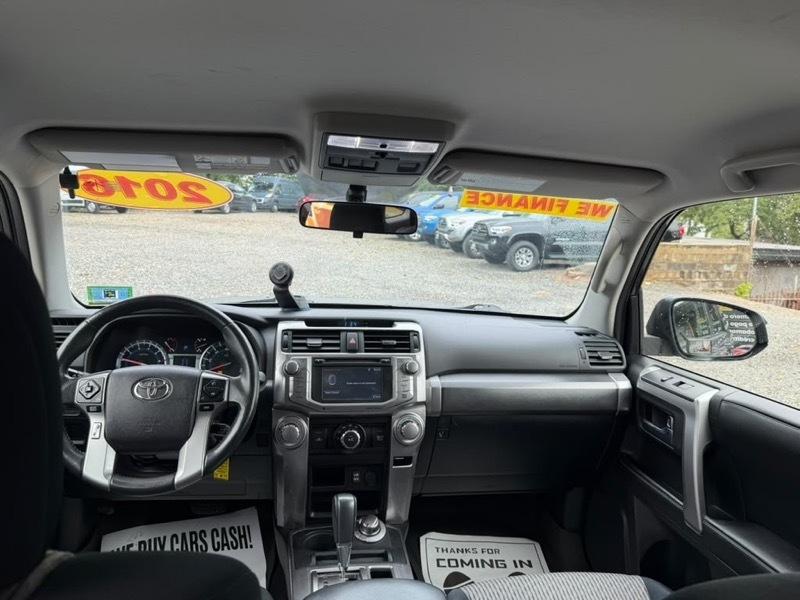 Toyota 4Runner SR5 4WD 2016