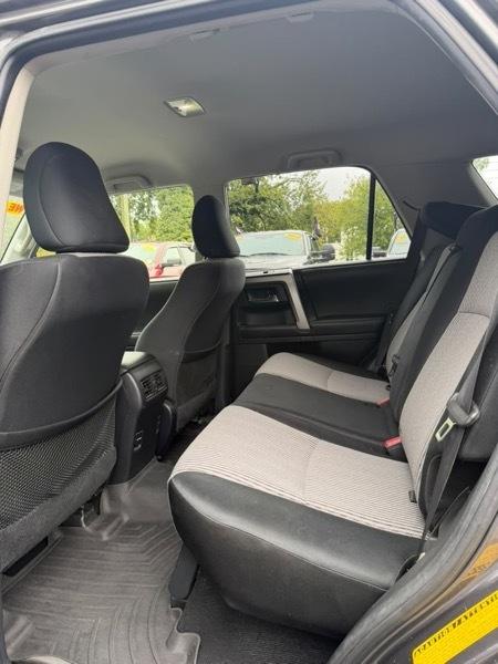 Toyota 4Runner SR5 4WD 2016