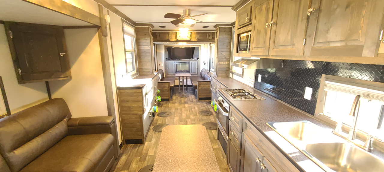 Ice Castle 8x28 Black Knight  2019 Ice Castle 8x28 Black Knight  2019