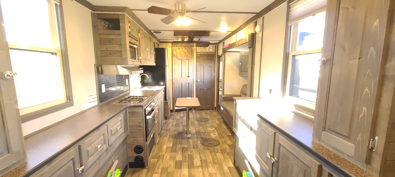 Ice Castle 8x28 Black Knight  2019 Ice Castle 8x28 Black Knight  2019