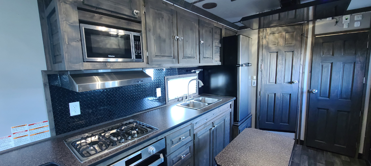 Ice Castle 8x28 Black Knight  2019 Ice Castle 8x28 Black Knight  2019