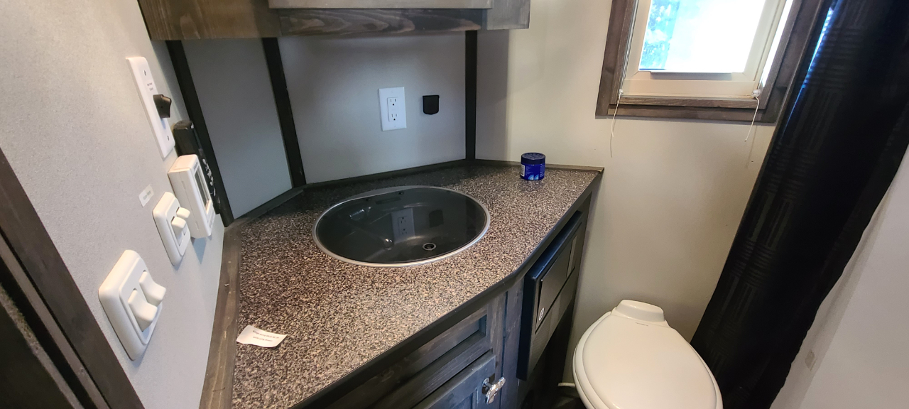 Ice Castle 8x28 Black Knight  2019 Ice Castle 8x28 Black Knight  2019