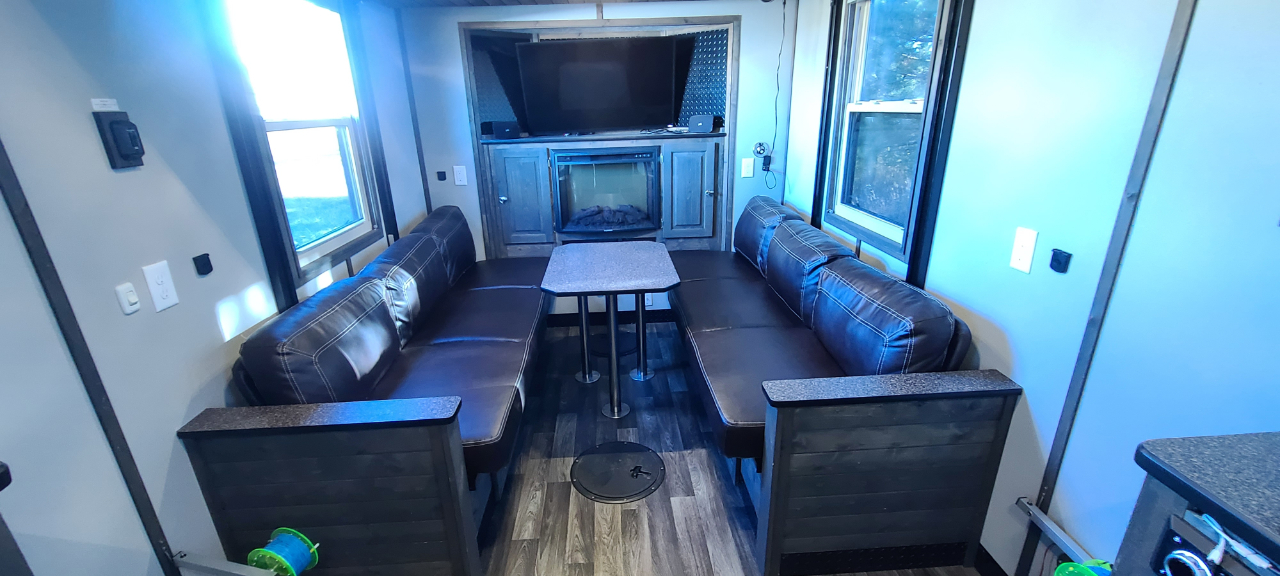 Ice Castle 8x28 Black Knight  2019 Ice Castle 8x28 Black Knight  2019