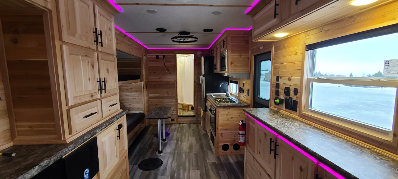 Ice Castle 8x26V Bear Cave  2026