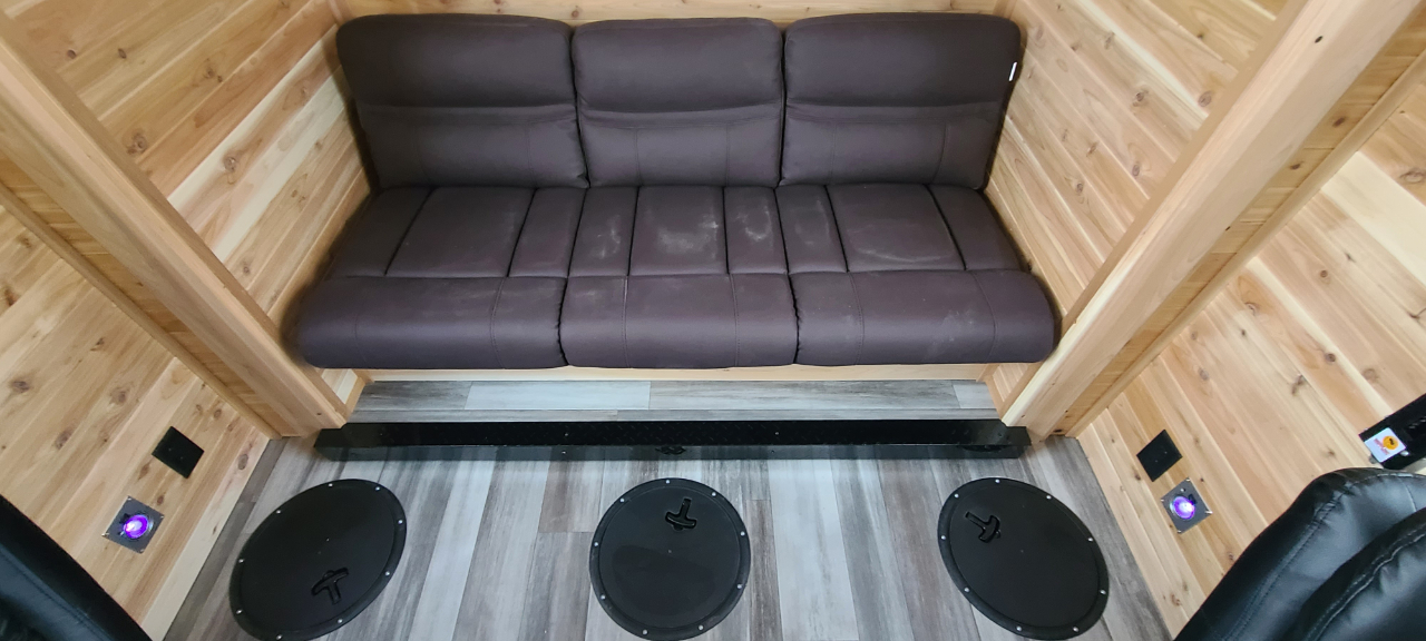 Ice Castle 8x26V Bear Cave  2026