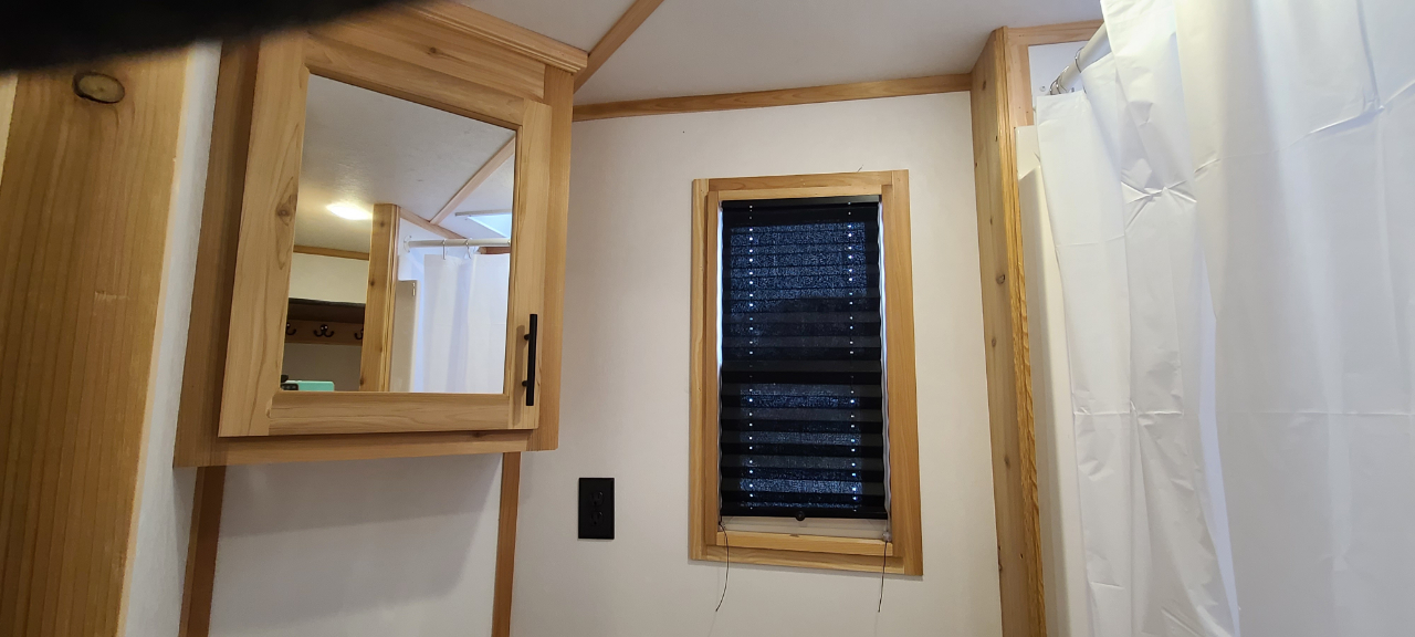 Ice Castle 8x26V Bear Cave  2026