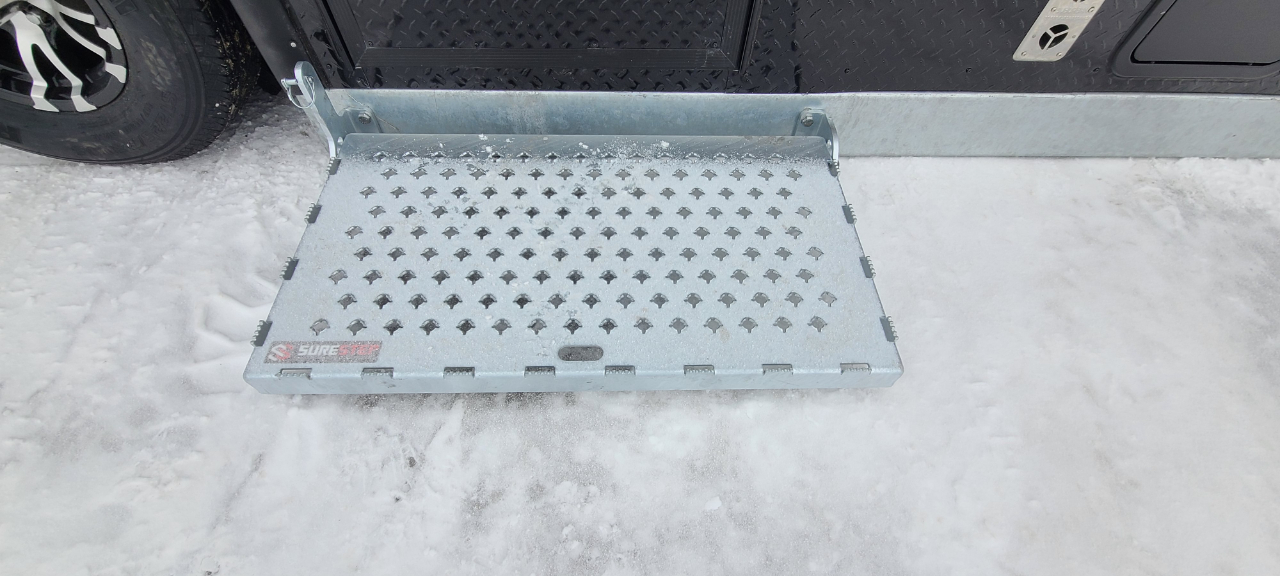 Ice Castle 8x26V Bear Cave  2026