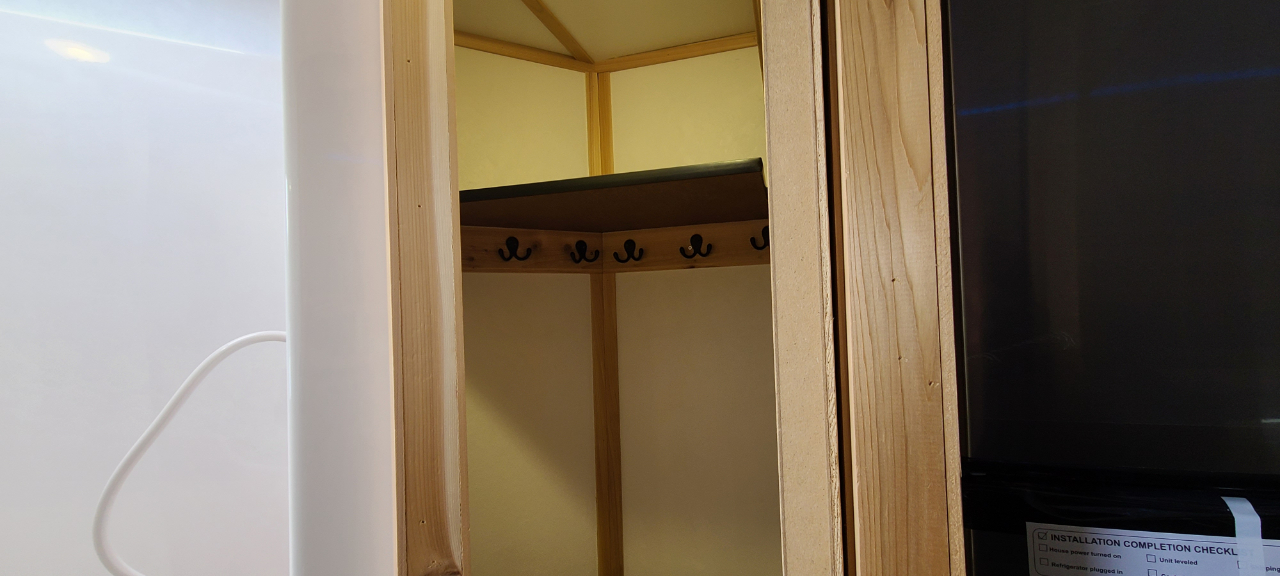 Ice Castle 8x26V Bear Cave  2026