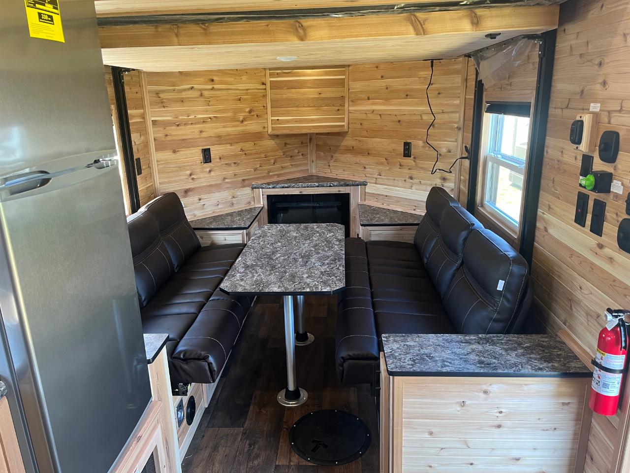 Ice Castle 8x24v Wilderness Escape  2027