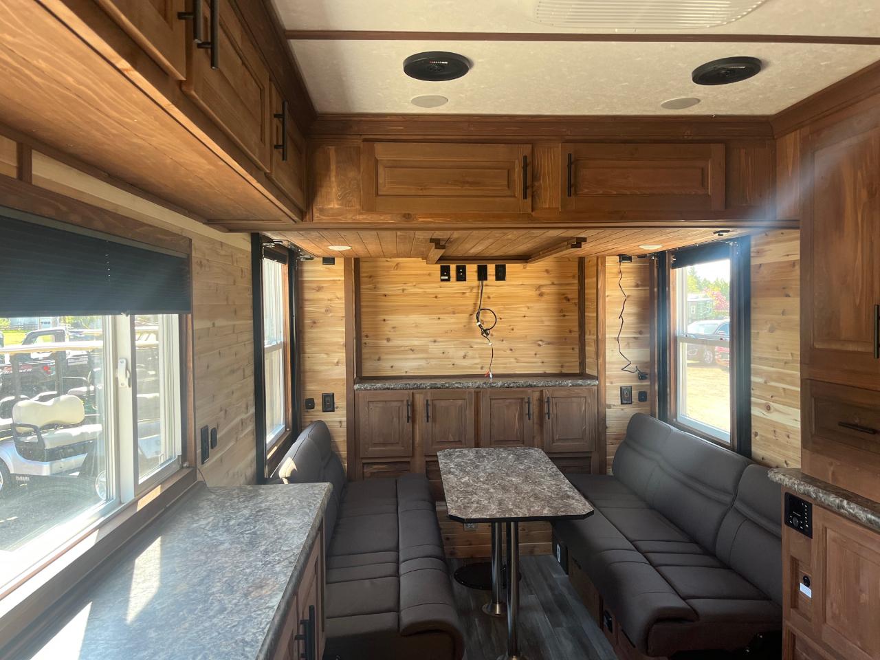 Ice Castle 8x21v Cross Country Traveler  2027