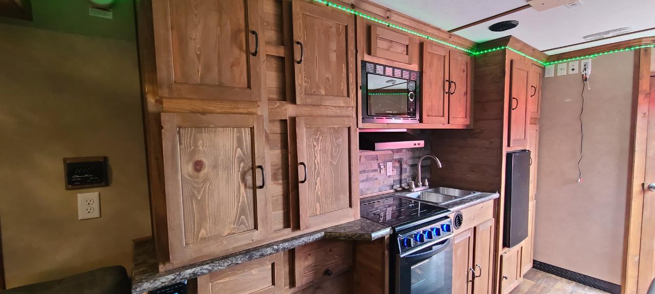 Ice Castle 8x22 RV Hybrid  2022