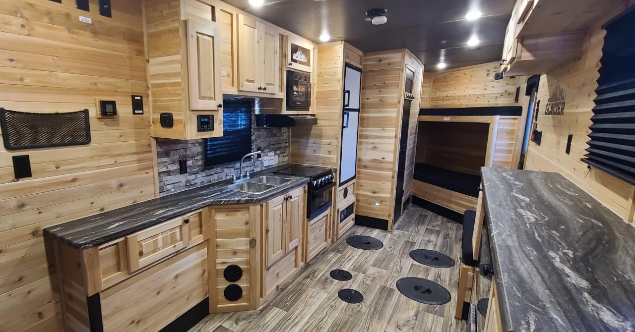Glacier 24 RV Explorer  2027