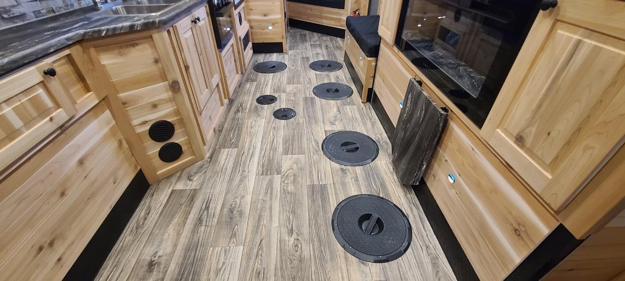 Glacier 24 RV Explorer  2027