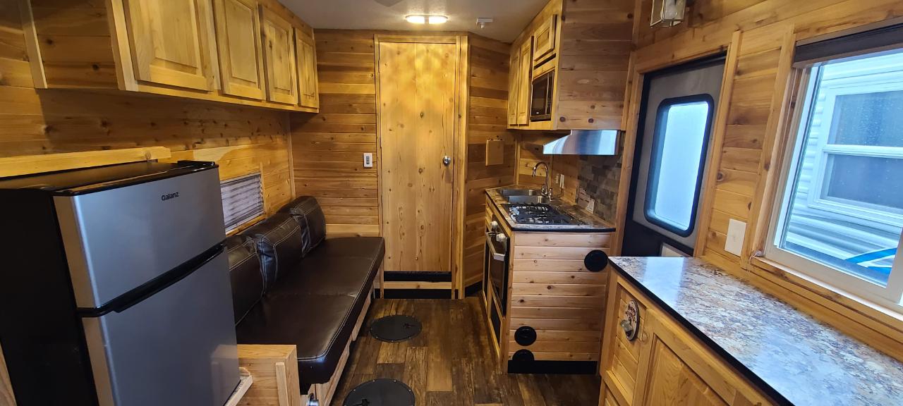Ice Castle 8x18 RV Hybrid  2020