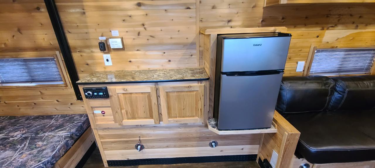 Ice Castle 8x18 RV Hybrid  2020