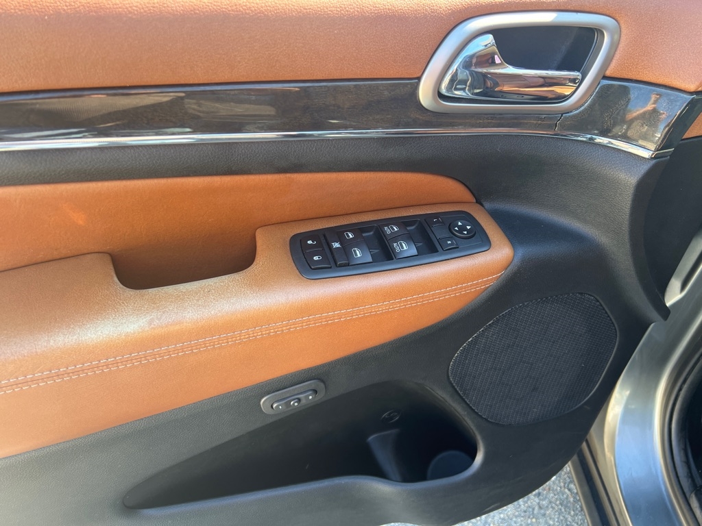 Jeep Grand Cherokee Overland 4WD 2012