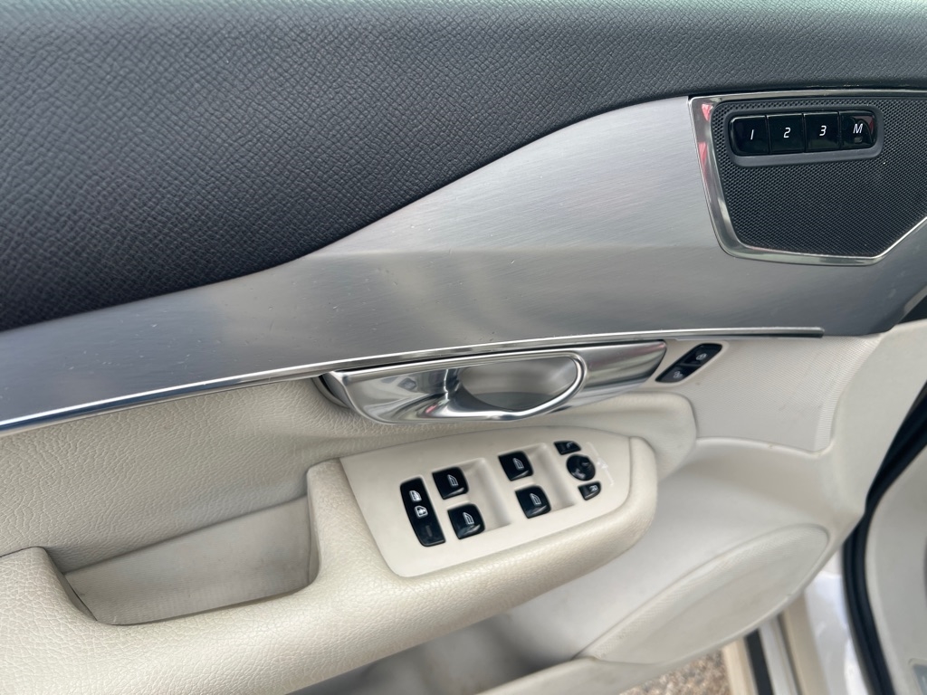 Volvo XC90 AWD 4dr T5 Momentum 2016