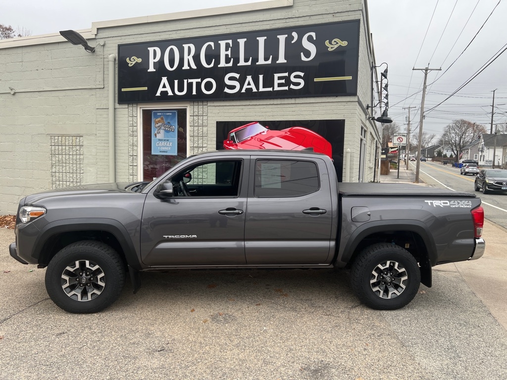 2017 Toyota Tacoma TRD Off Road's photo