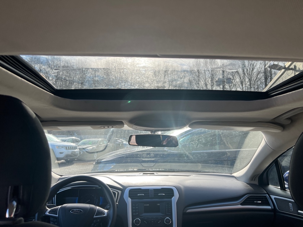 Ford Fusion 4dr Sdn SE Hybrid FWD 2015