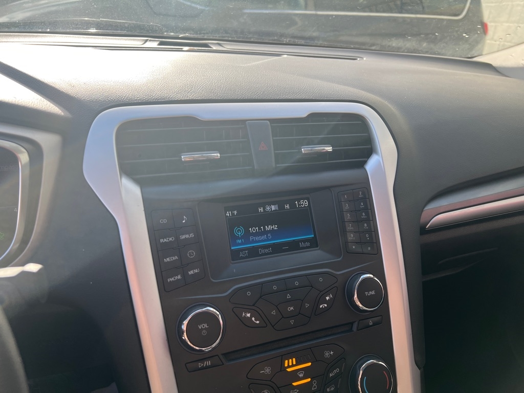 Ford Fusion 4dr Sdn SE Hybrid FWD 2015