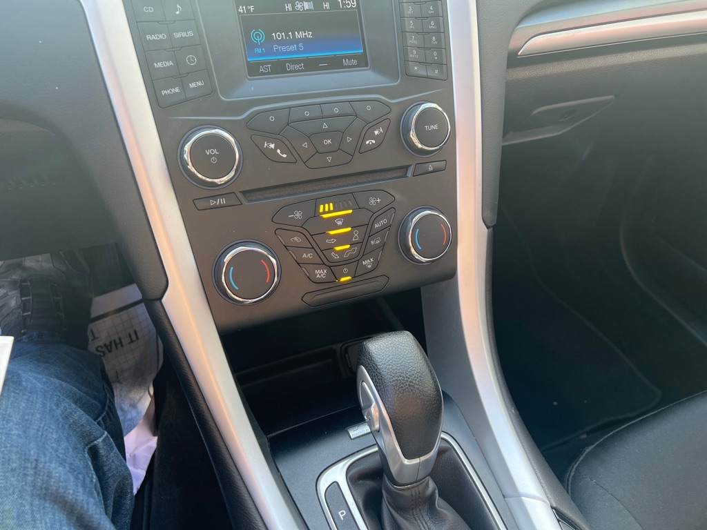 Ford Fusion 4dr Sdn SE Hybrid FWD 2015