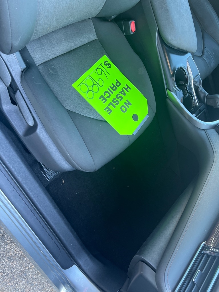 Toyota Camry XLE Auto (Natl) 2019