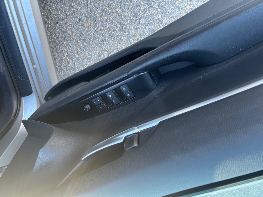 Toyota Camry XLE Auto (Natl) 2019