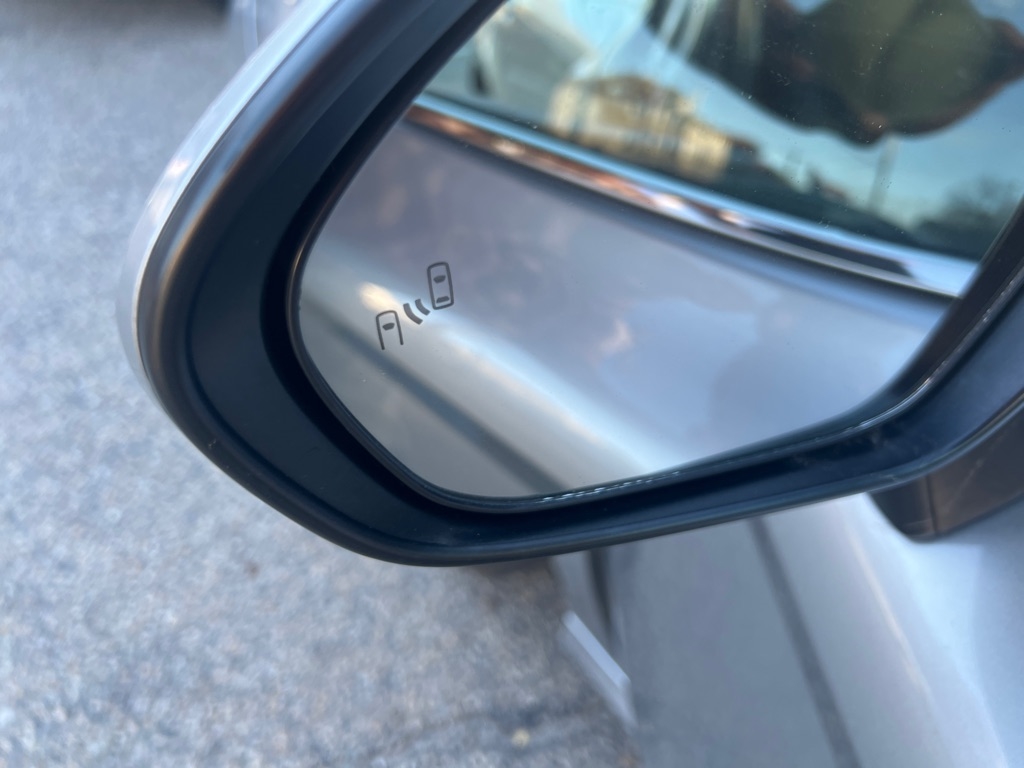 Toyota Camry XLE Auto (Natl) 2019