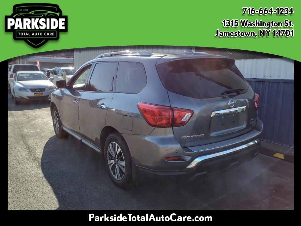 Nissan Pathfinder SV 4WD 2020