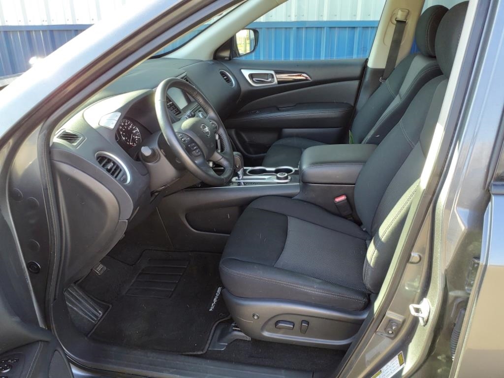 Nissan Pathfinder SV 4WD 2020